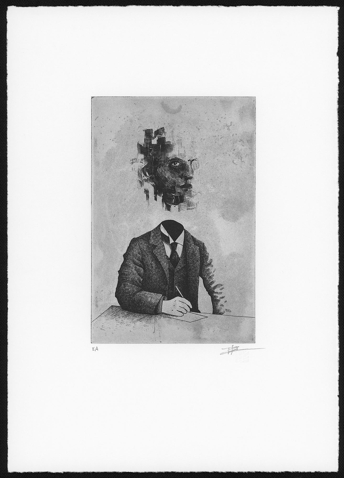 Gravure originale en noir et blanc intitulée Portrait XV par l'artiste Clément Scarpi, représentant un personnage surréaliste en costume assis à une table en train d'écrire, dont le visage texturé et fragmenté lévite au-dessus du col, présentée sous cadre noir.