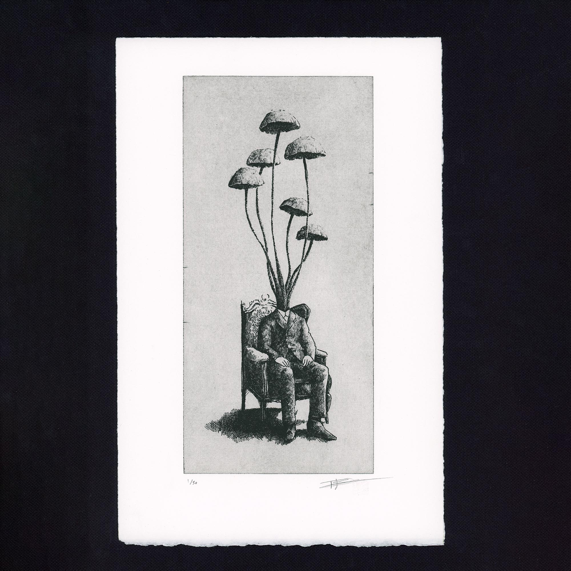 Gravure surréaliste "Mushroomhead III" sur papier d'art blanc aux bords frangés, représentant un homme assis dans un fauteuil avec un bouquet de longs champignons à la place de la tête, signée et numérotée "1/50" au crayon dans la marge inférieure.