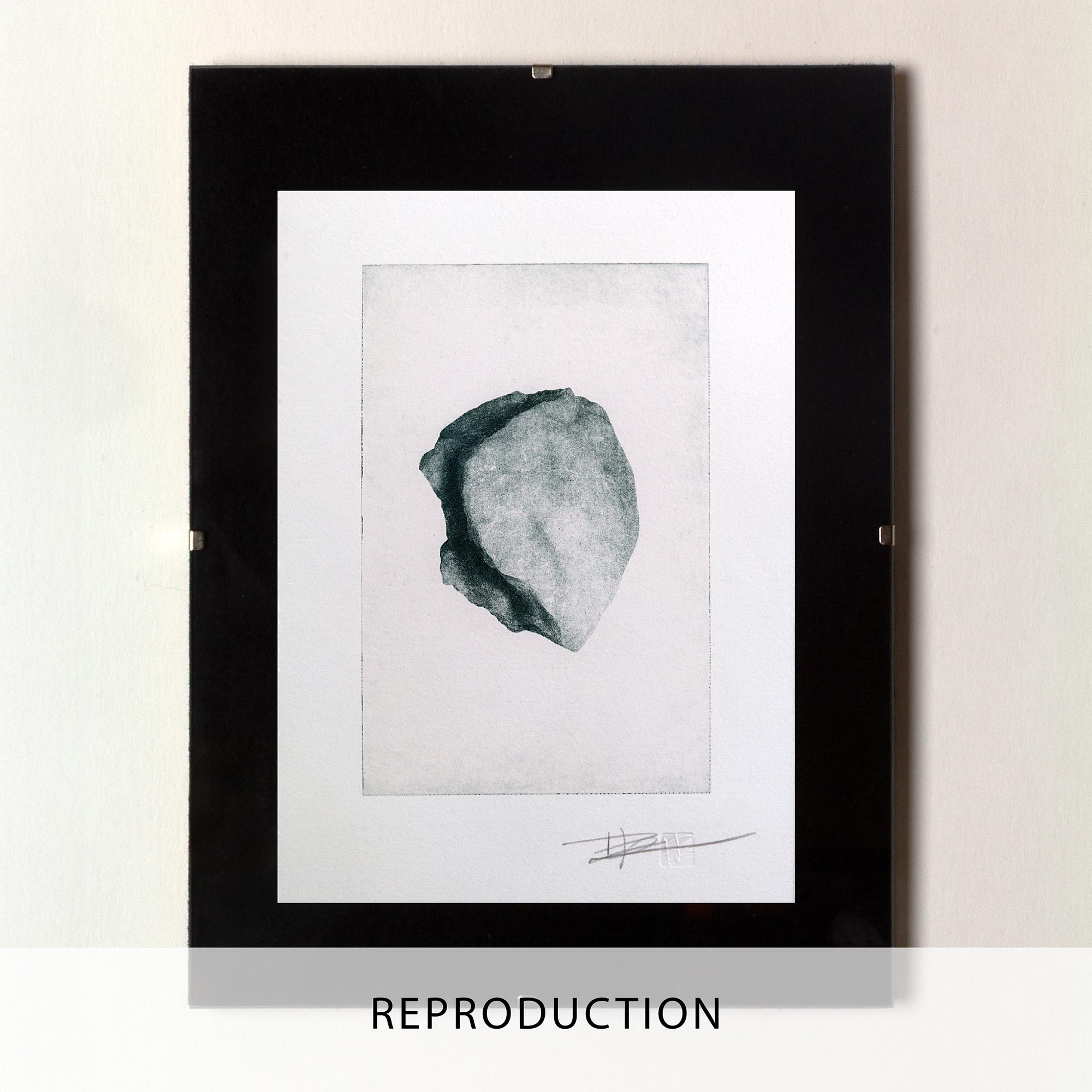 Gravure originale minimaliste The Pebble II par Clément Scarpi, estampe d'art contemporain représentant un galet.