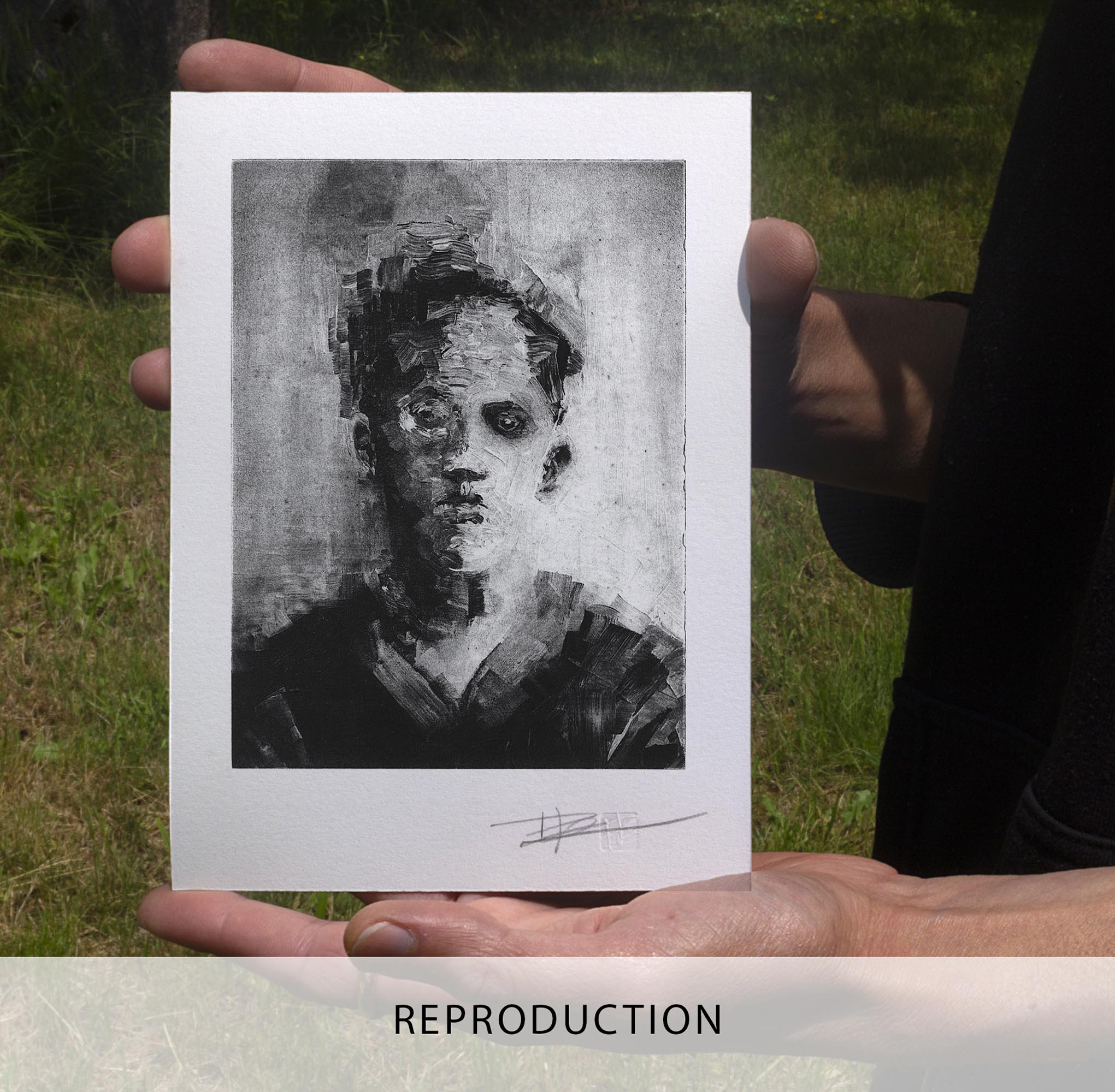 Gravure originale en noir et blanc intitulée Portrait V par l'artiste Clément Scarpi, représentant le visage mélancolique et fragmenté d'un jeune homme de face au regard sombre, présentée sous cadre noir.