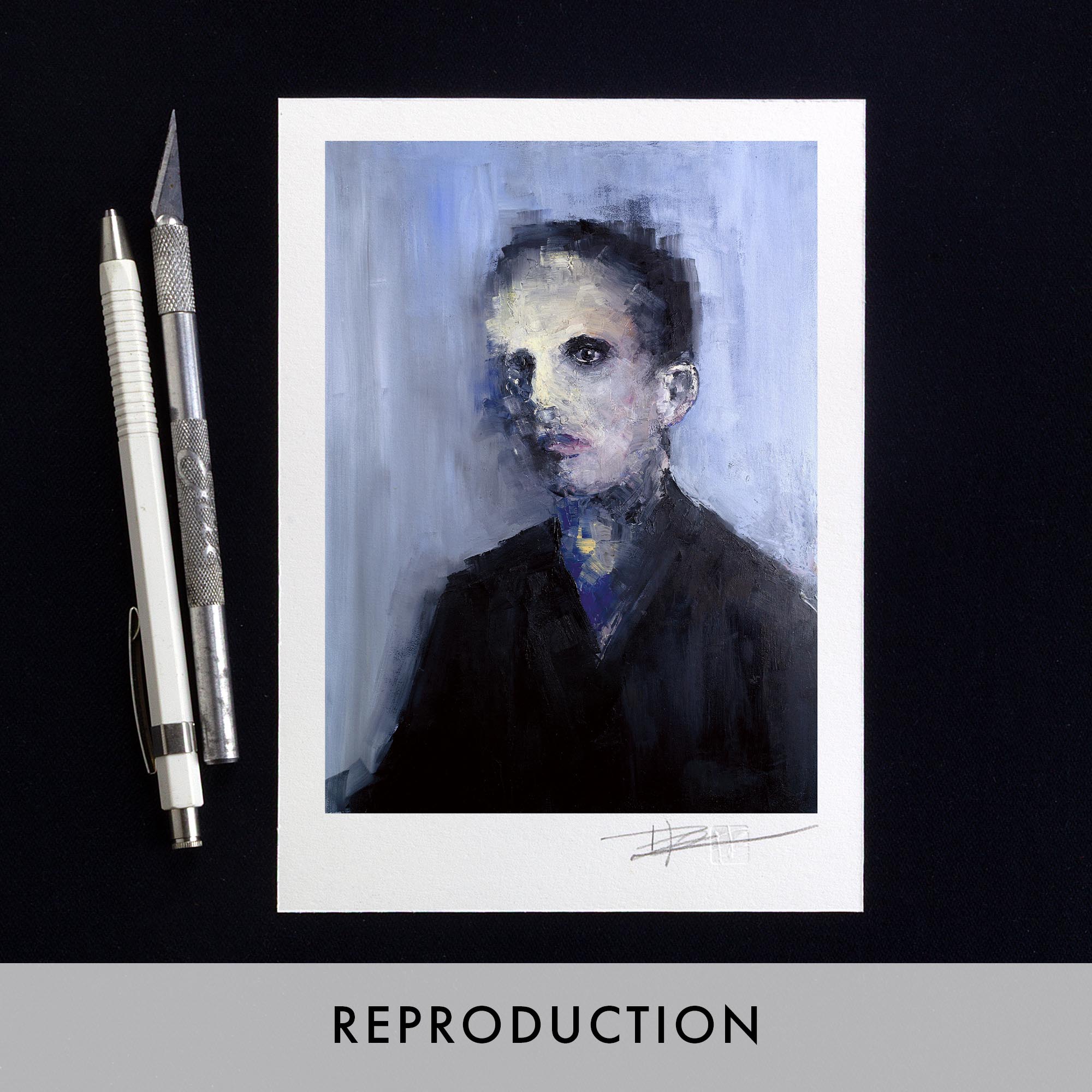 Tableau à l’huile expressionniste "Portrait XIV" représentant un visage mélancolique et texturé dans des tons froids, bleu, gris et noir.